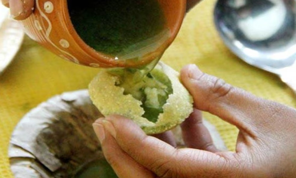 Panipuri: Eating Panipuri can cause cancer, cancer causing chemicals found in the water of golgappas