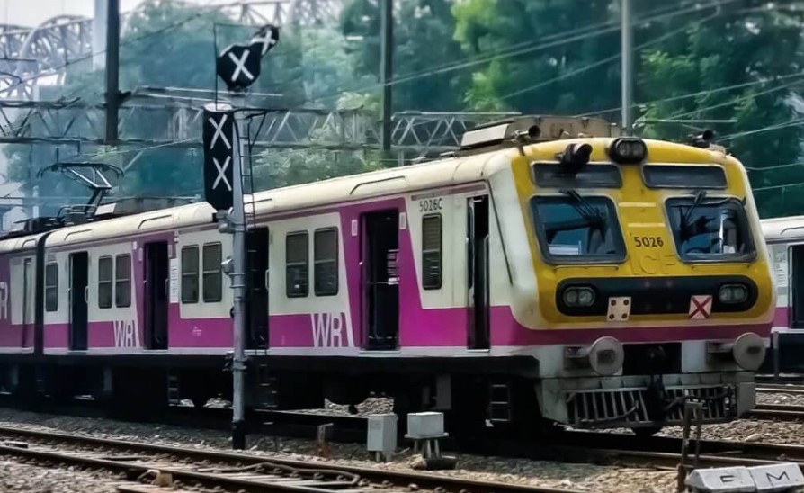 Mumbai Local Train: Heavy rain lashed Mumbai, Central Railway traffic disrupted; Many local flights are cancelled