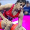 Vinesh Phogat: Wrestler Vinesh Phogat got a big setback, got out before the final match of Olympics, know the matter