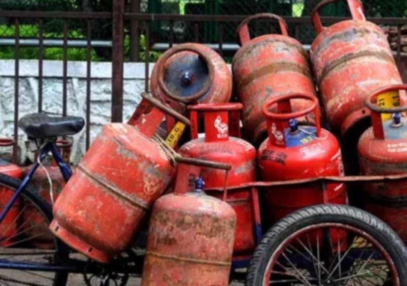 LPG PRICE: The government opened the treasure box before Rakshabandhan, buy gas cylinder for this much rupees