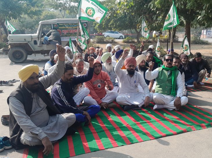 Sirsa Farmers hunger strike update | सिरसा में भूख हड़ताल पर बैठे किसान: नारेबाजी की, बोले- डल्लेवाल से बातचीत करे सरकार; उग्र आंदोलन की दी चेतावनी - Sirsa News