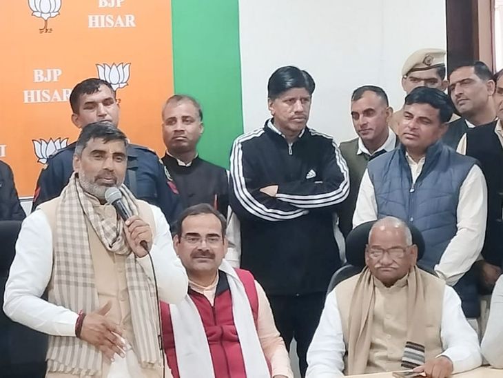 Hisar Ukalana BJP leader Srinivas Goyal met Minister Mahipal Dhanda | उकलाना को तहसील और अग्रोहा को उप-तहसील बनाने की मांग: शिक्षा मंत्री से मिले गोयल; बोले- सिर्फ दो दिन होते हैं सरकारी काम - Uklanamandi News