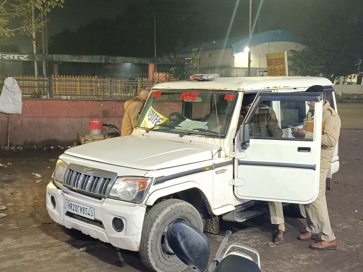 Hisar auto market Air firing done 2 youths arrest | हिसार की ऑटो मार्केट में किया हवाई फायर: दहशत फैलाने की मंशा, दो युवक काबू, 2 नाबालिग पर भी कार्रवाई - Hisar News