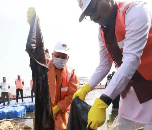 Prayagraj Maha Kumbh concludes, CM Yogi sweeps the Sangam