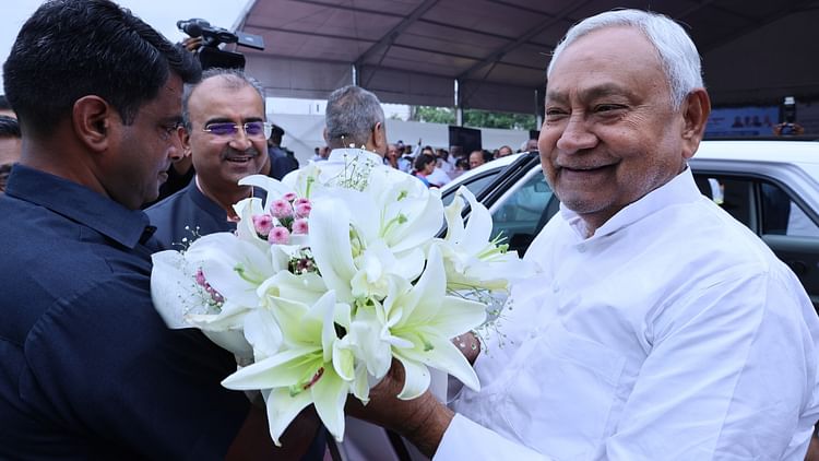 bihar-news-cm-nitish-kumar-laid-foundation-stone-of-r-jhunjhunwala-shankara-eye-hospital-kankarba_e097abd68b517eb07b0092bf2fd5b5e1.jpeg