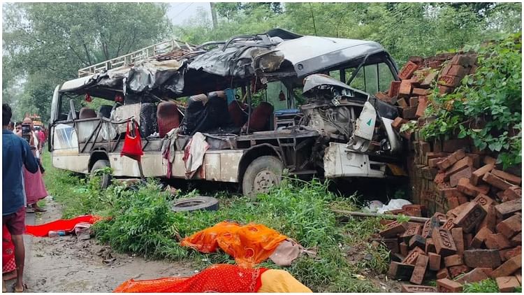 jharkhand-road-accident_7b2ce941444cc0143a975cd10e04a6f8.jpeg