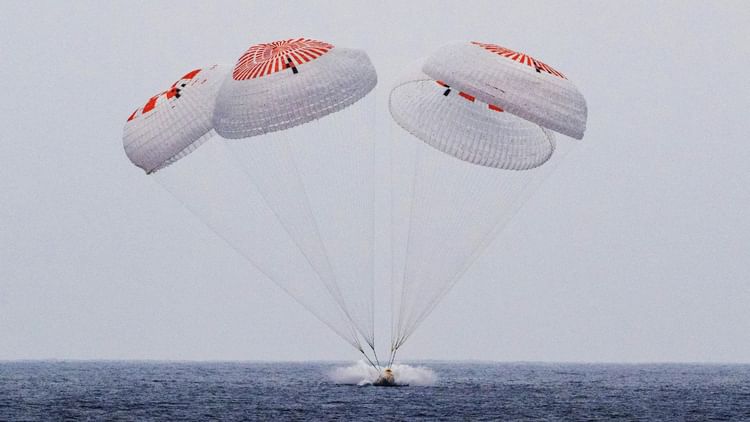 astronauts_9ddadbfedee101746bb8afe90febc22c.jpeg