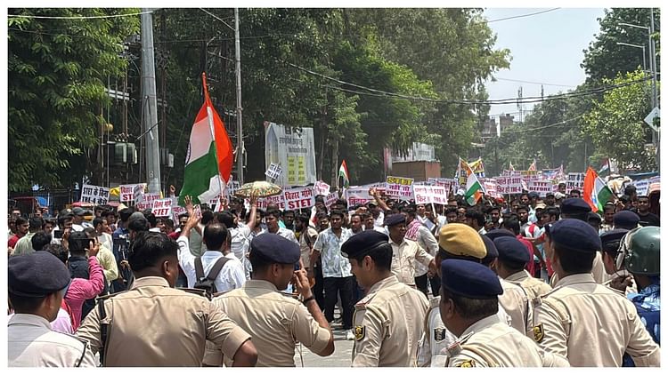 bihar-news-stet-candidates-protest-on-the-road-demanding-to-conduct-the-exam-patna-bihar_a952f934c77dcd537ecf48ffab50c9e6.jpeg