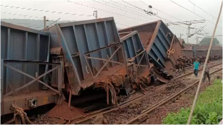 good-train-derails_74cec9622aad3abd538efbf20150d420.jpeg