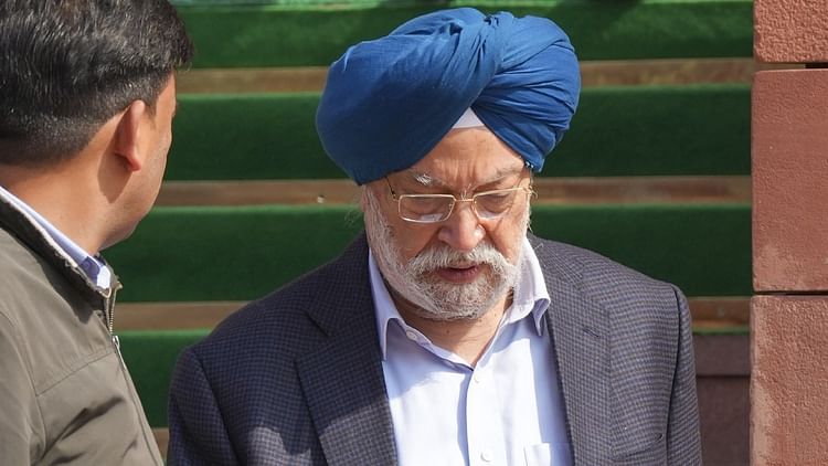 hardeep-puri_32330b2f8e81201ea17ff12622ad047e.jpeg