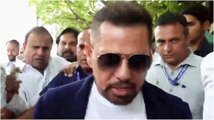 robert-vadra_bdf952ebfac98c0b419b98c149477d17.jpeg