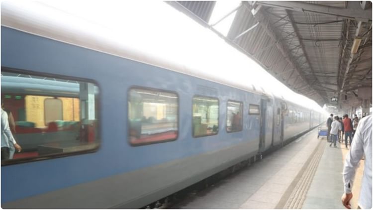 weekly-special-train-announced-between-patna-puri-to-cater-to-durga-puja-rush_dbc735ba4eb2f39f589788c021c696cd.jpeg