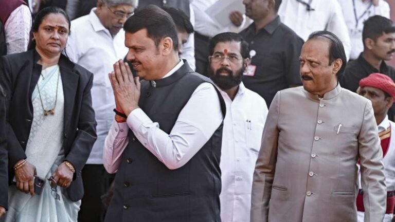 fadnavis-1767084970.jpg