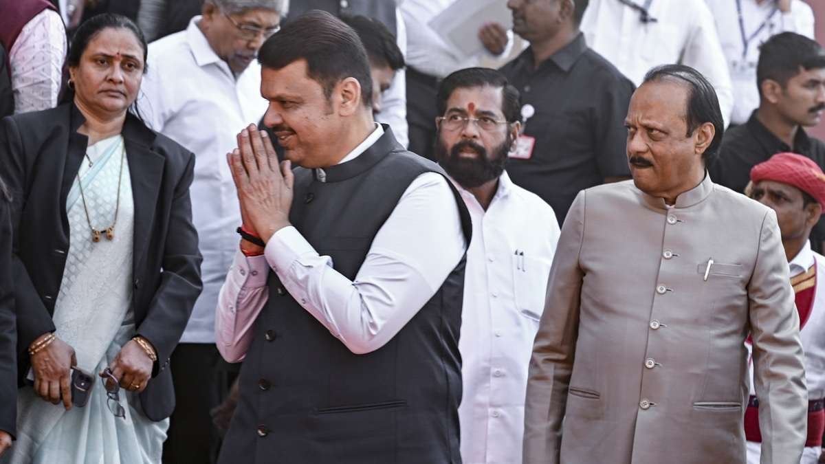 fadnavis-1767084970.jpg