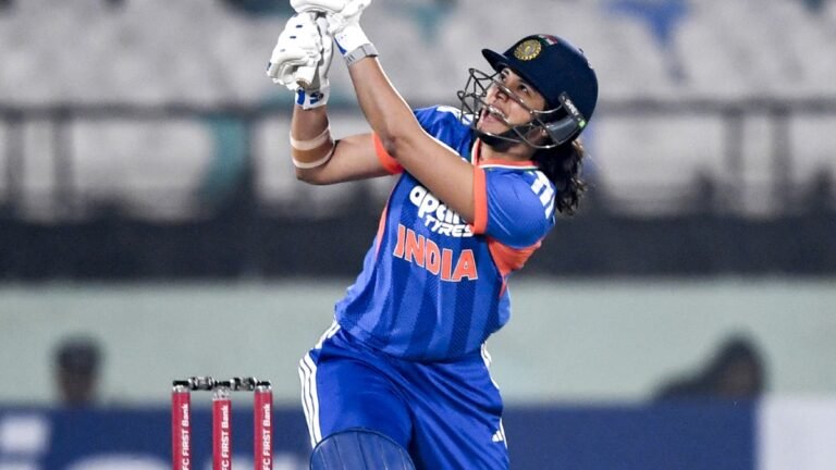 smriti-mandhana-7-1766917296.jpg