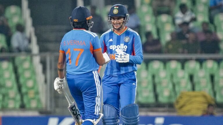 smriti-mandhana-and-shafali-verma-1766933316.jpg